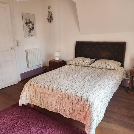 Appartement Atypique - 2 Chambres - Rue Calme Dans Centre Ville Sedan Kültér fotó