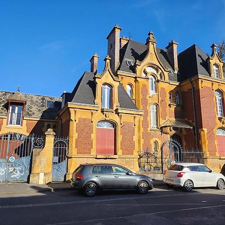 Appartement Atypique - 2 Chambres - Rue Calme Dans Centre Ville Sedan Kültér fotó