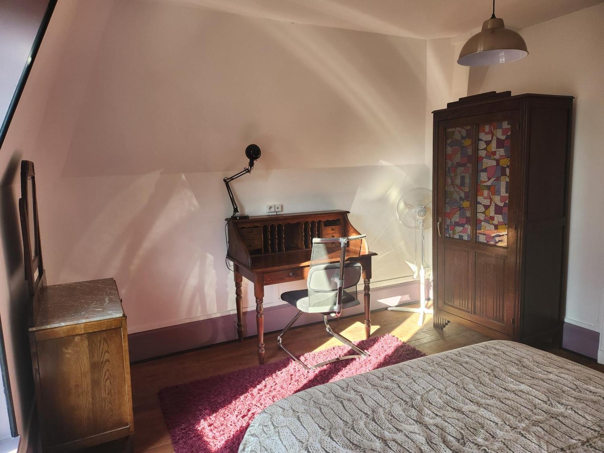 Appartement Atypique - 2 Chambres - Rue Calme Dans Centre Ville Sedan Kültér fotó