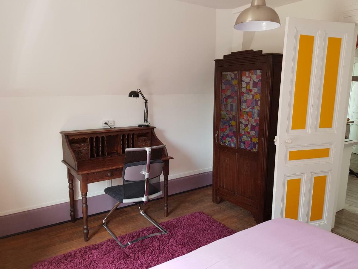 Appartement Atypique - 2 Chambres - Rue Calme Dans Centre Ville Sedan Kültér fotó
