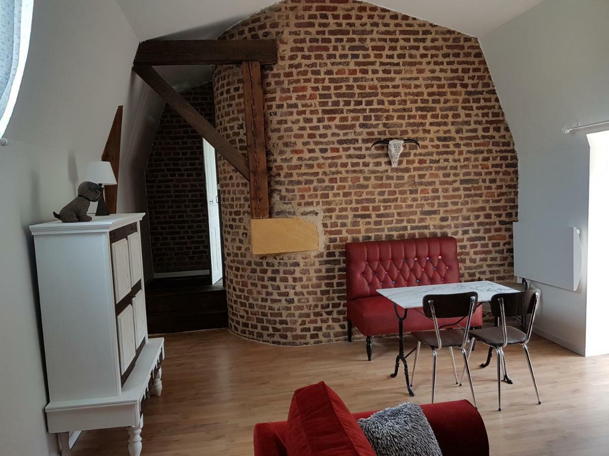 Appartement Atypique - 2 Chambres - Rue Calme Dans Centre Ville Sedan Kültér fotó